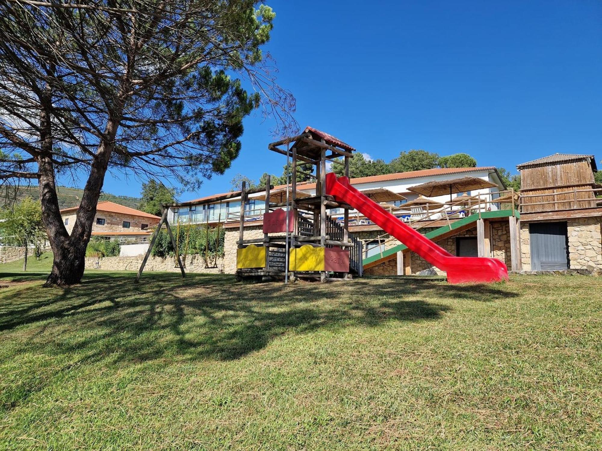 Douro Cister Hotel Resort Ucanha ภายนอก รูปภาพ